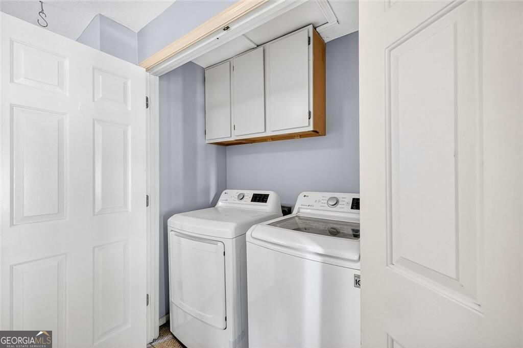 Atlanta, Georgia 30324, United States, 4 Bedrooms Bedrooms, ,3 BathroomsBathrooms,Residential,Active,239256