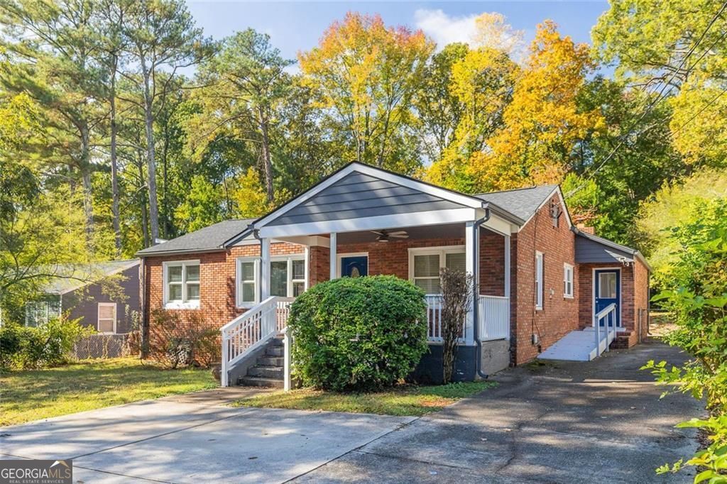 Atlanta, Georgia 30324, United States, 4 Bedrooms Bedrooms, ,3 BathroomsBathrooms,Residential,Active,239256