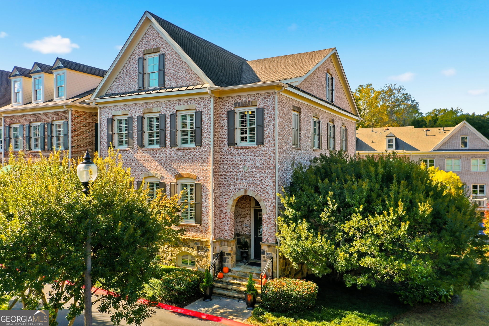 1461 Winterfield CT NW