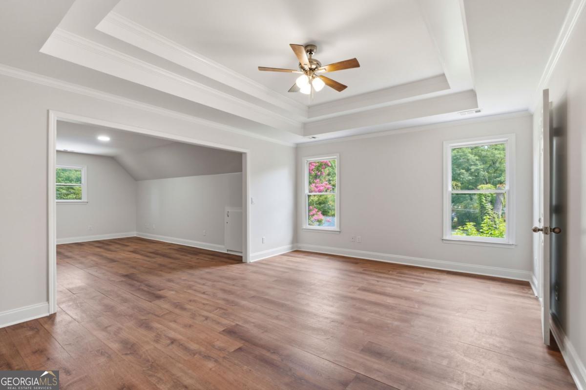 1176 Michael LN