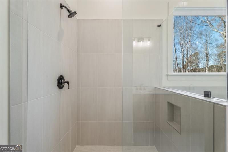 Gainesville, Georgia 30506, United States, 4 Bedrooms Bedrooms, ,3 BathroomsBathrooms,Residential,Active,221212