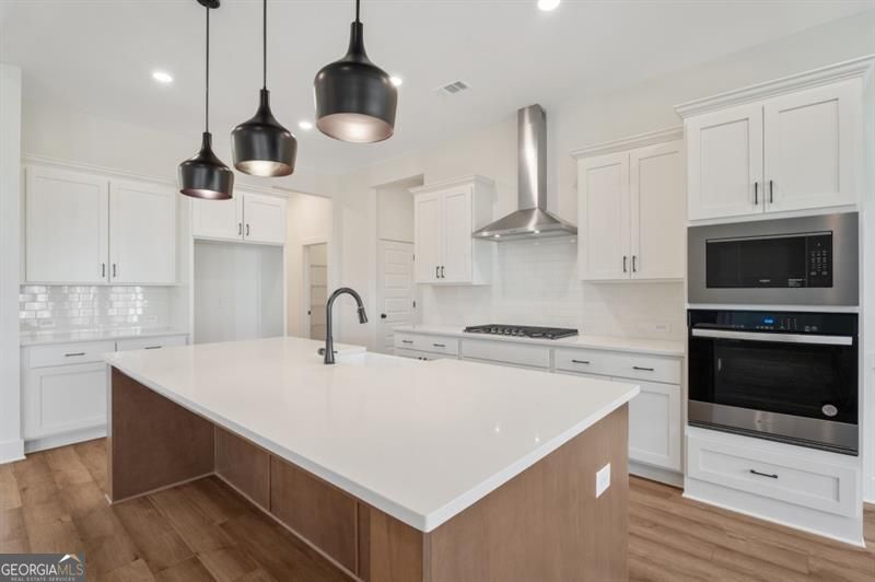 Gainesville, Georgia 30506, United States, 4 Bedrooms Bedrooms, ,3 BathroomsBathrooms,Residential,Active,221212