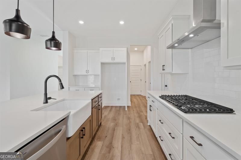 Gainesville, Georgia 30506, United States, 4 Bedrooms Bedrooms, ,3 BathroomsBathrooms,Residential,Active,221212