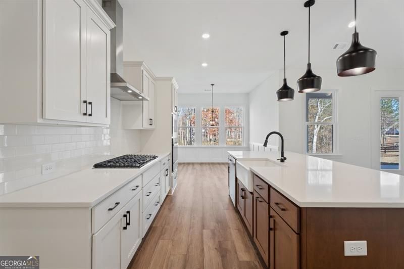 Gainesville, Georgia 30506, United States, 4 Bedrooms Bedrooms, ,3 BathroomsBathrooms,Residential,Active,221212