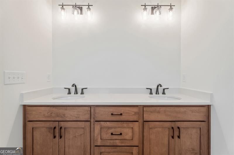 Gainesville, Georgia 30506, United States, 4 Bedrooms Bedrooms, ,3 BathroomsBathrooms,Residential,Active,221212