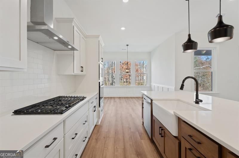 Gainesville, Georgia 30506, United States, 4 Bedrooms Bedrooms, ,3 BathroomsBathrooms,Residential,Active,221212