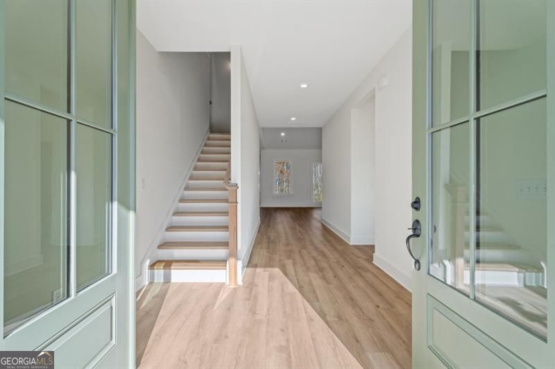 Gainesville, Georgia 30506, United States, 4 Bedrooms Bedrooms, ,3 BathroomsBathrooms,Residential,Active,221212