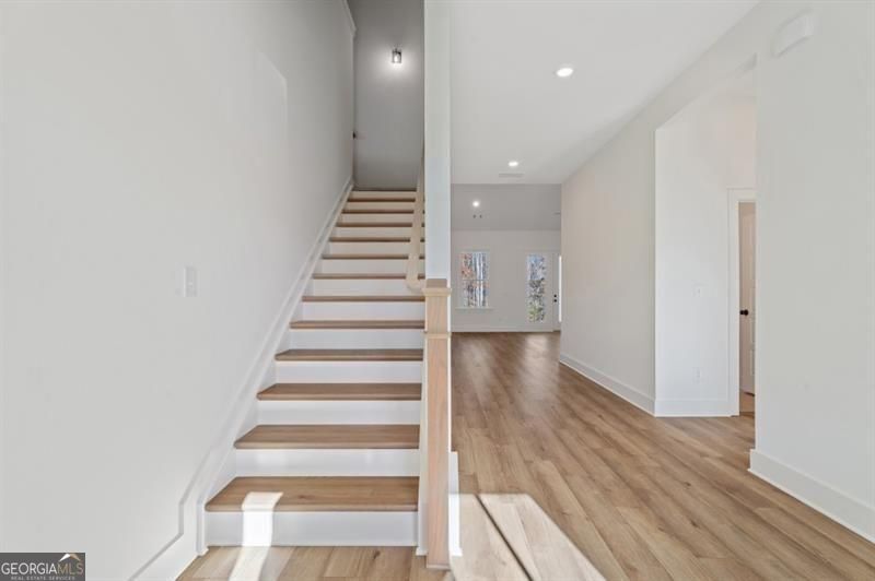 Gainesville, Georgia 30506, United States, 4 Bedrooms Bedrooms, ,3 BathroomsBathrooms,Residential,Active,221212