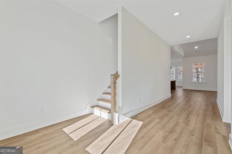 Gainesville, Georgia 30506, United States, 4 Bedrooms Bedrooms, ,3 BathroomsBathrooms,Residential,Active,221212