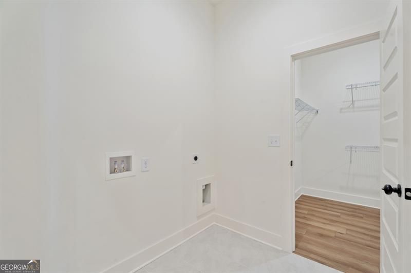 Gainesville, Georgia 30506, United States, 4 Bedrooms Bedrooms, ,3 BathroomsBathrooms,Residential,Active,221212