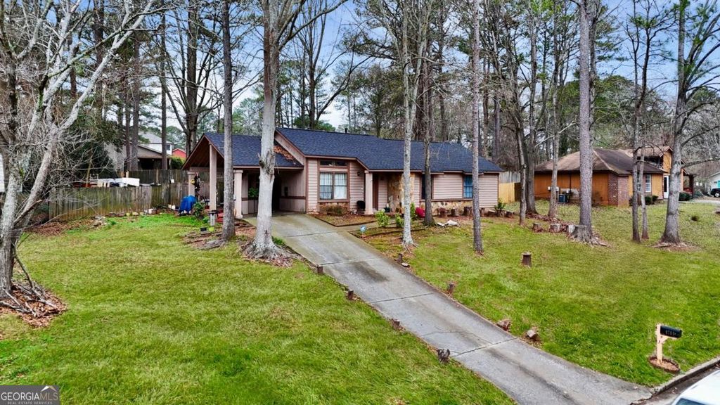 Photo of 8789 Parliament Place, Jonesboro, GA 30238 (MLS # 10674208)