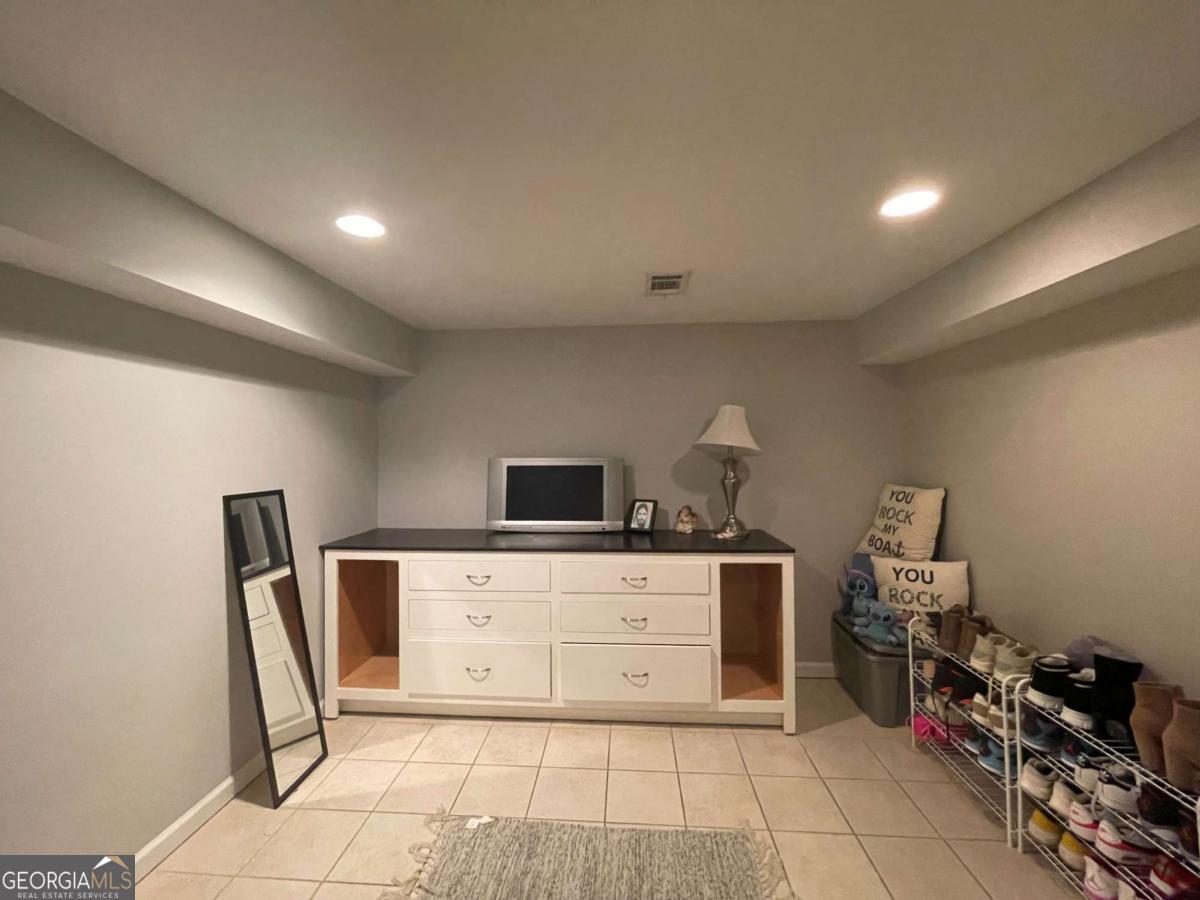 Kings Wood Estates - Residential Lease