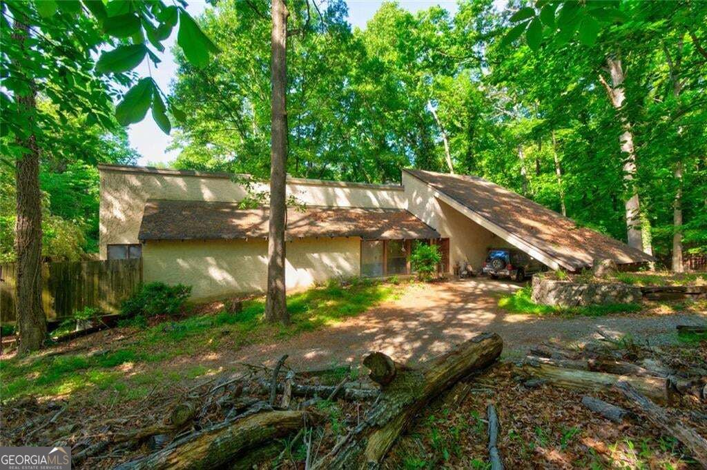 1265 Summit RD