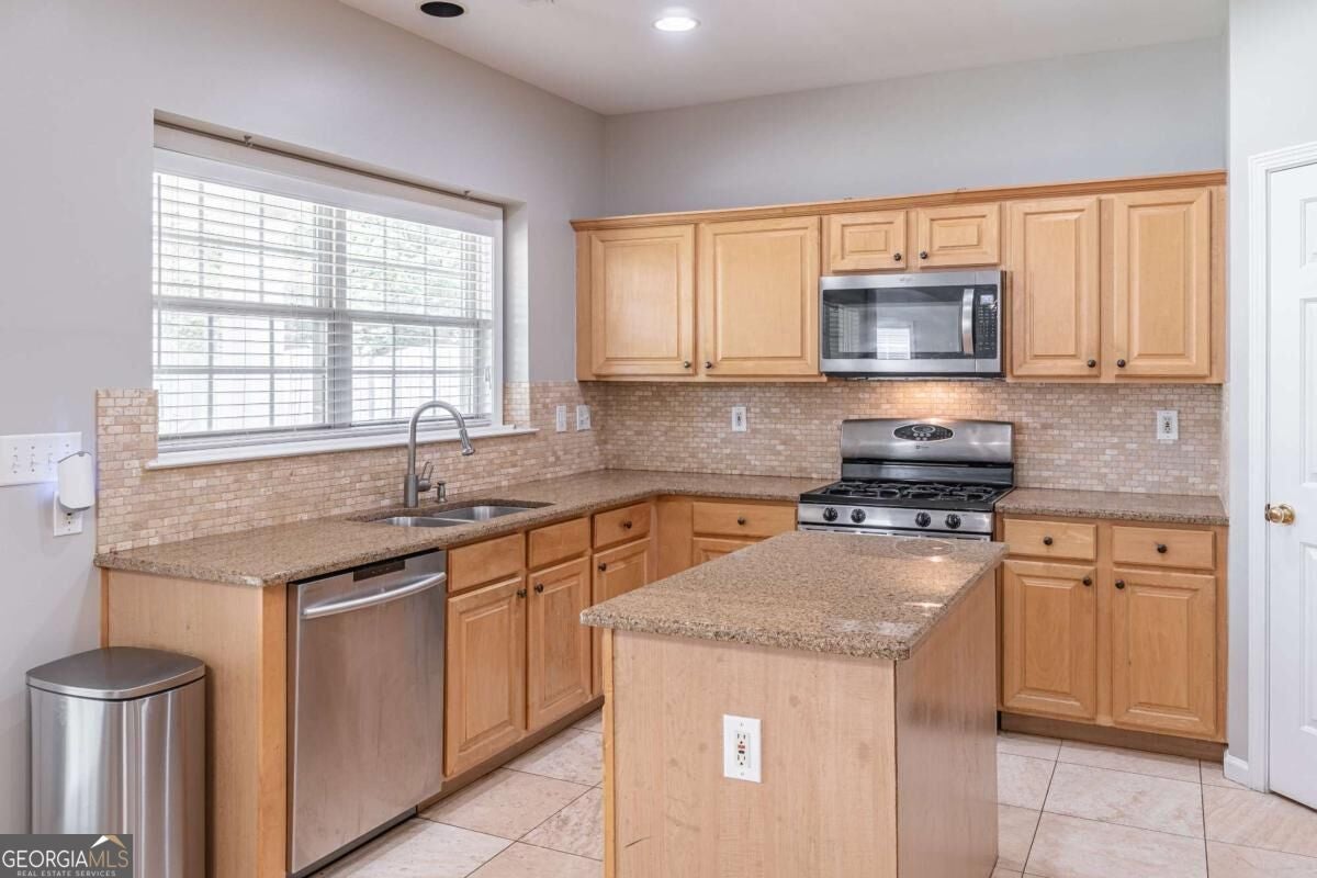 230 Albrighton CT