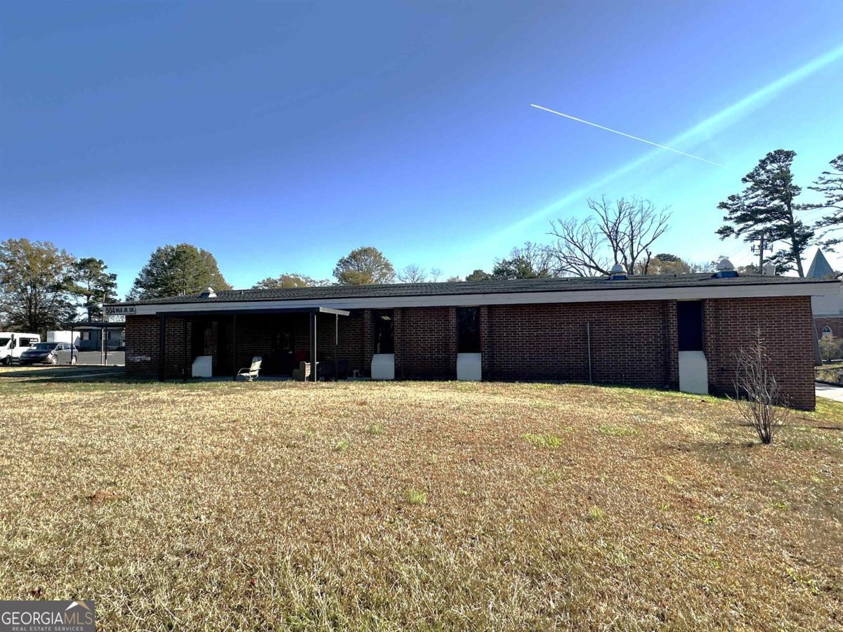 504 Martin Luther King DR