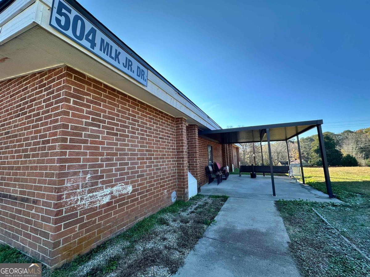 504 Martin Luther King DR