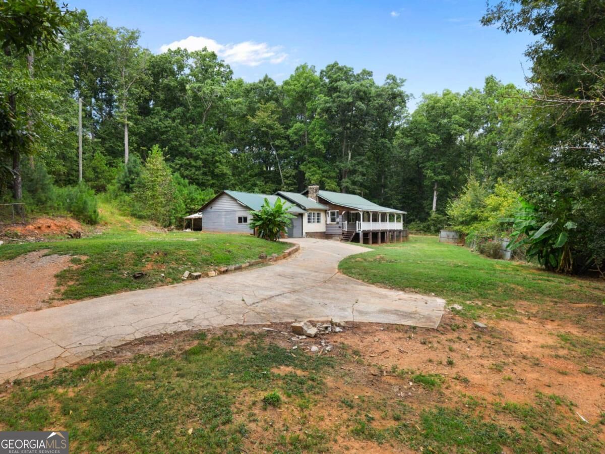 16 Mctier CIR NW
