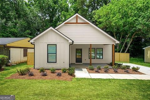 Photo of 1470 Monteel Drive NW, Atlanta, GA 30318 (MLS # 10769697)