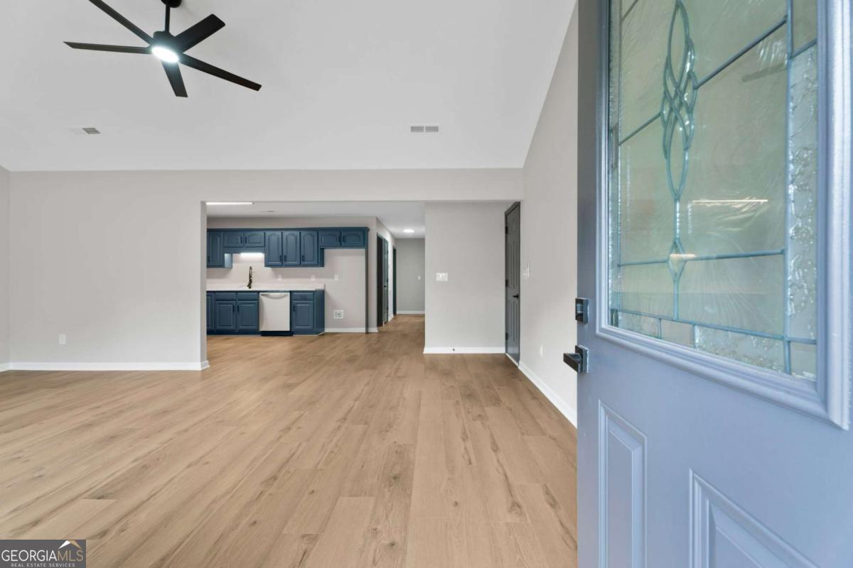 27 Westbury DR NW