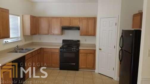 Beautiful 3 bdrm 2.5 bath Townhome in Duluth. Close to everything. Excellent Duluth High school district. Spacious open floor plan with a big Master Bedroom and two good size secondary bedrooms upstairs. Easy access to I-85.