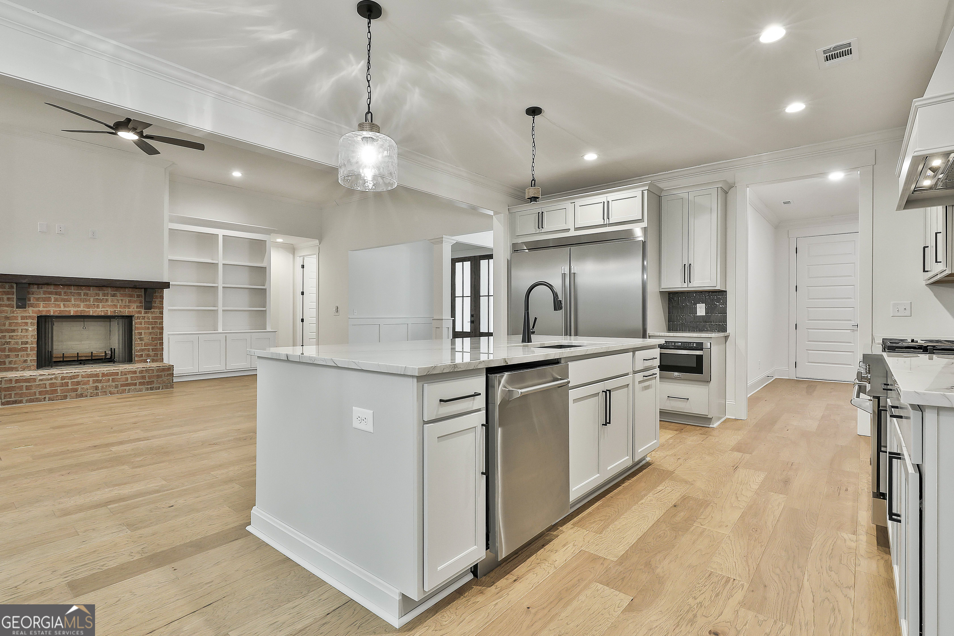 Fayetteville, Georgia 30215, United States, 4 Bedrooms Bedrooms, ,5 BathroomsBathrooms,Residential,Pending,42064