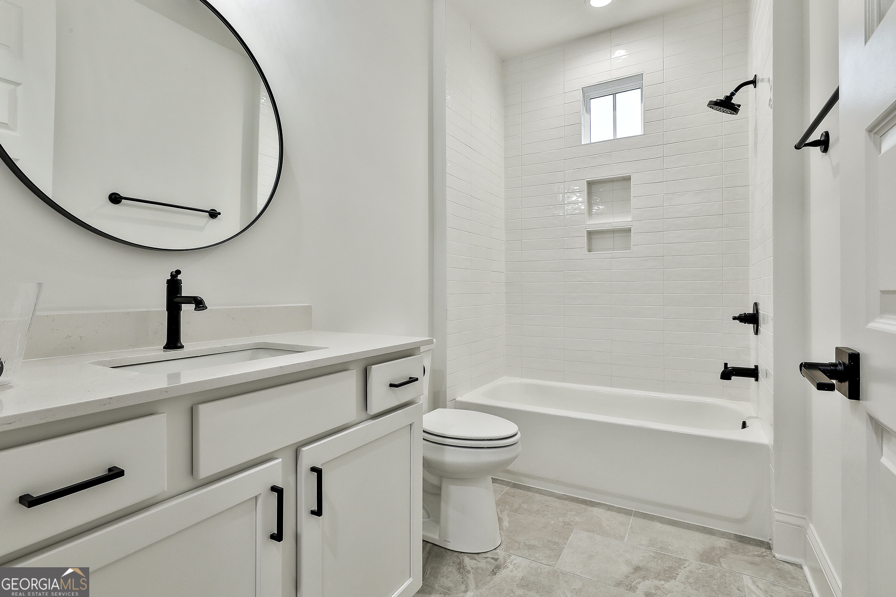 Fayetteville, Georgia 30215, United States, 4 Bedrooms Bedrooms, ,5 BathroomsBathrooms,Residential,Pending,42064