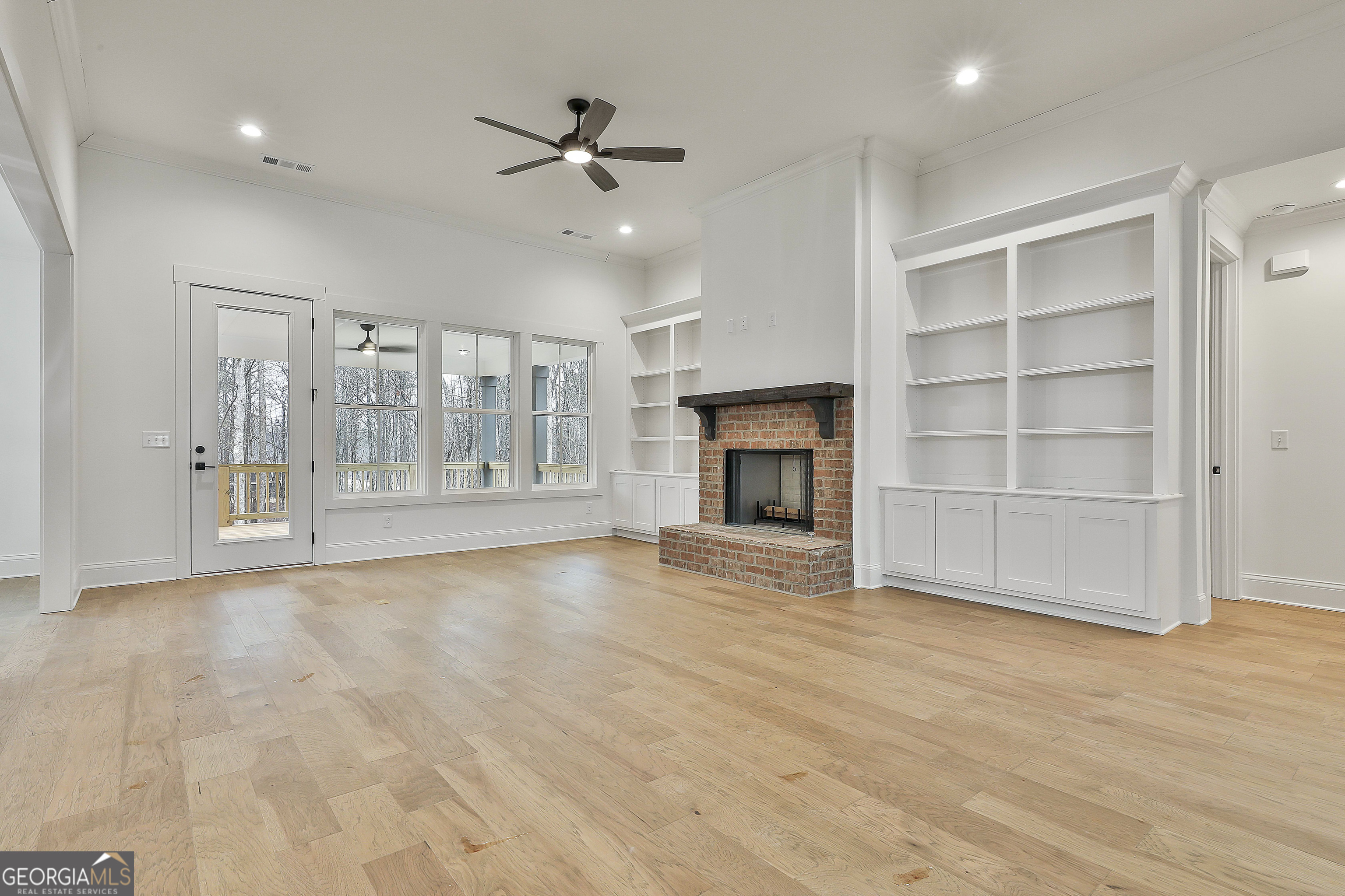 Fayetteville, Georgia 30215, United States, 4 Bedrooms Bedrooms, ,5 BathroomsBathrooms,Residential,Pending,42064