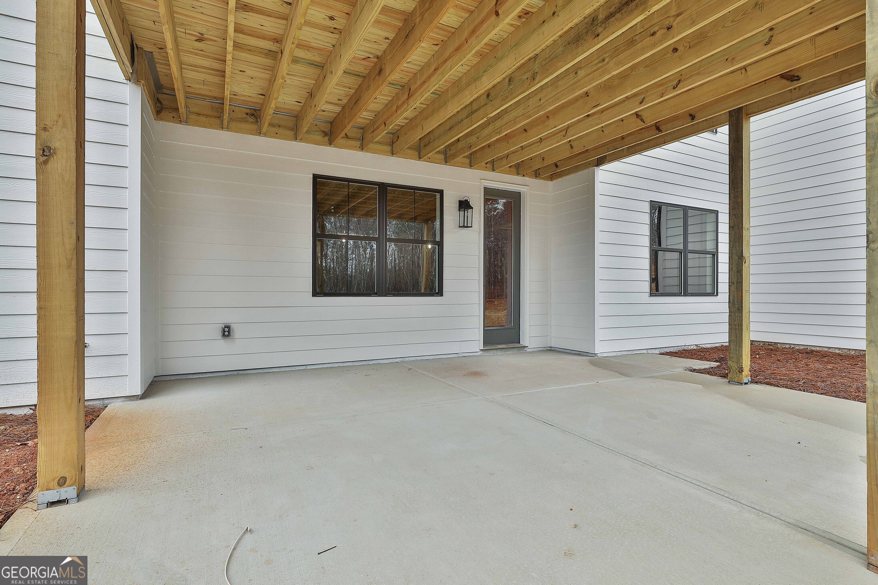 Fayetteville, Georgia 30215, United States, 4 Bedrooms Bedrooms, ,5 BathroomsBathrooms,Residential,Pending,42064