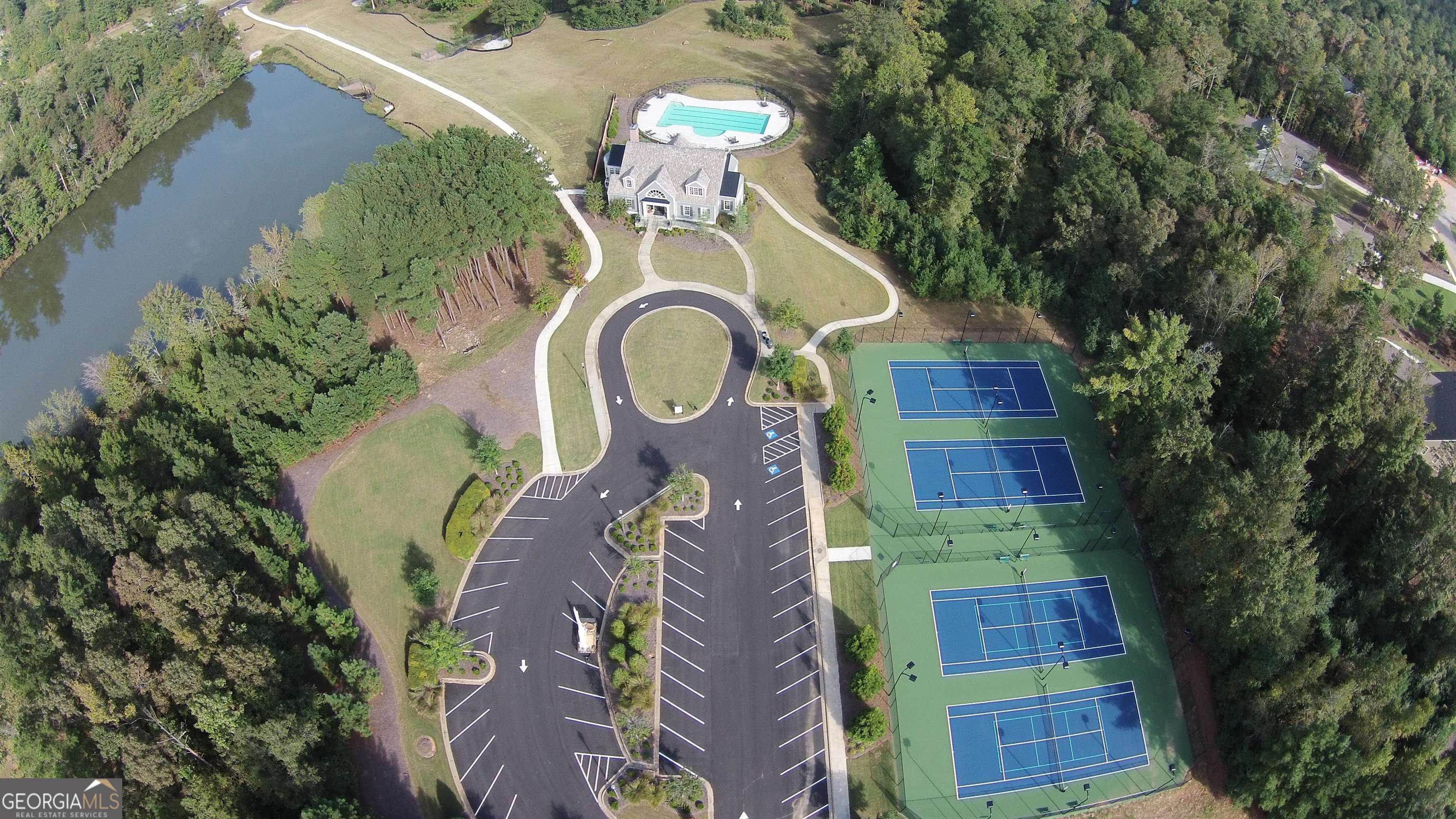 Fayetteville, Georgia 30215, United States, 4 Bedrooms Bedrooms, ,5 BathroomsBathrooms,Residential,Pending,42064