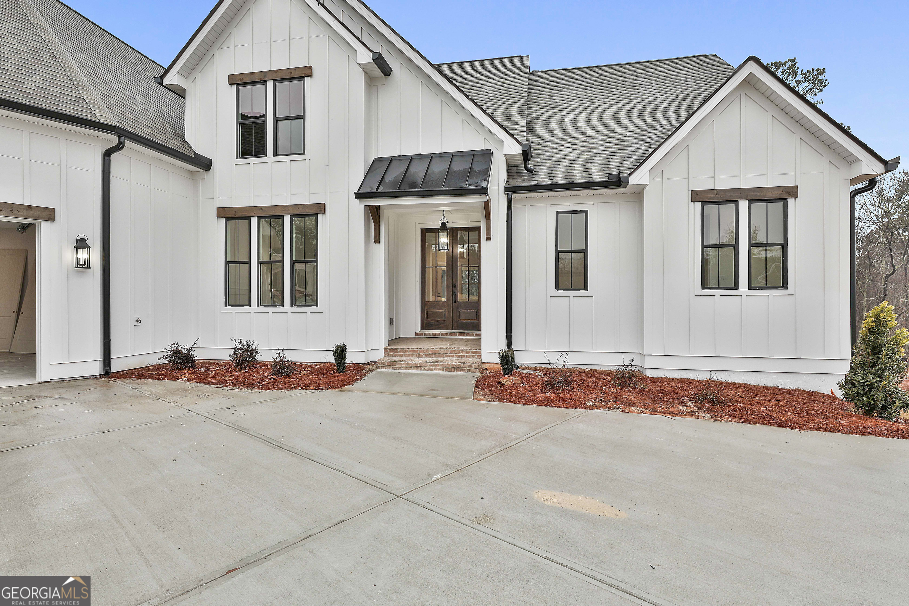 Fayetteville, Georgia 30215, United States, 4 Bedrooms Bedrooms, ,5 BathroomsBathrooms,Residential,Pending,42064