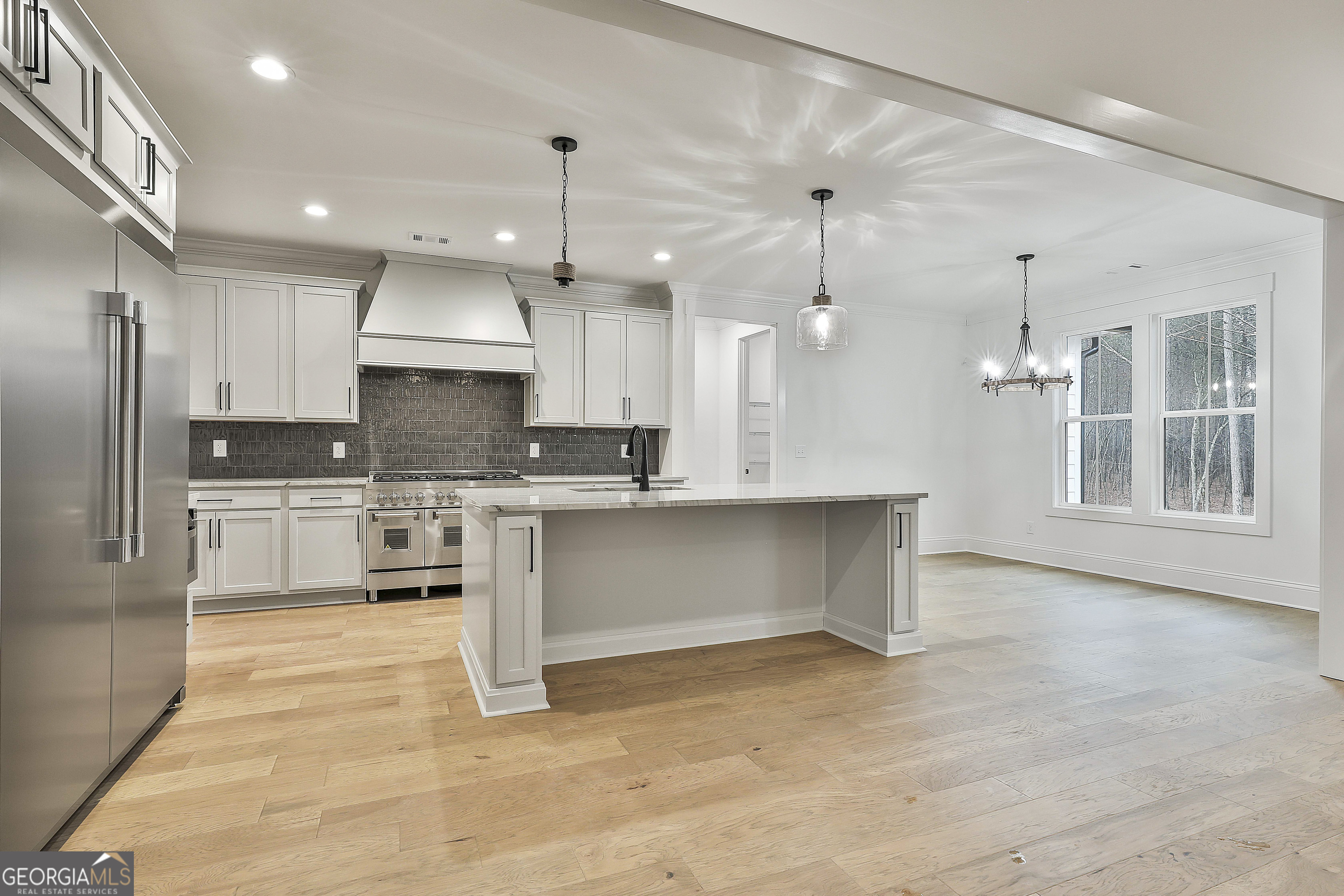 Fayetteville, Georgia 30215, United States, 4 Bedrooms Bedrooms, ,5 BathroomsBathrooms,Residential,Pending,42064