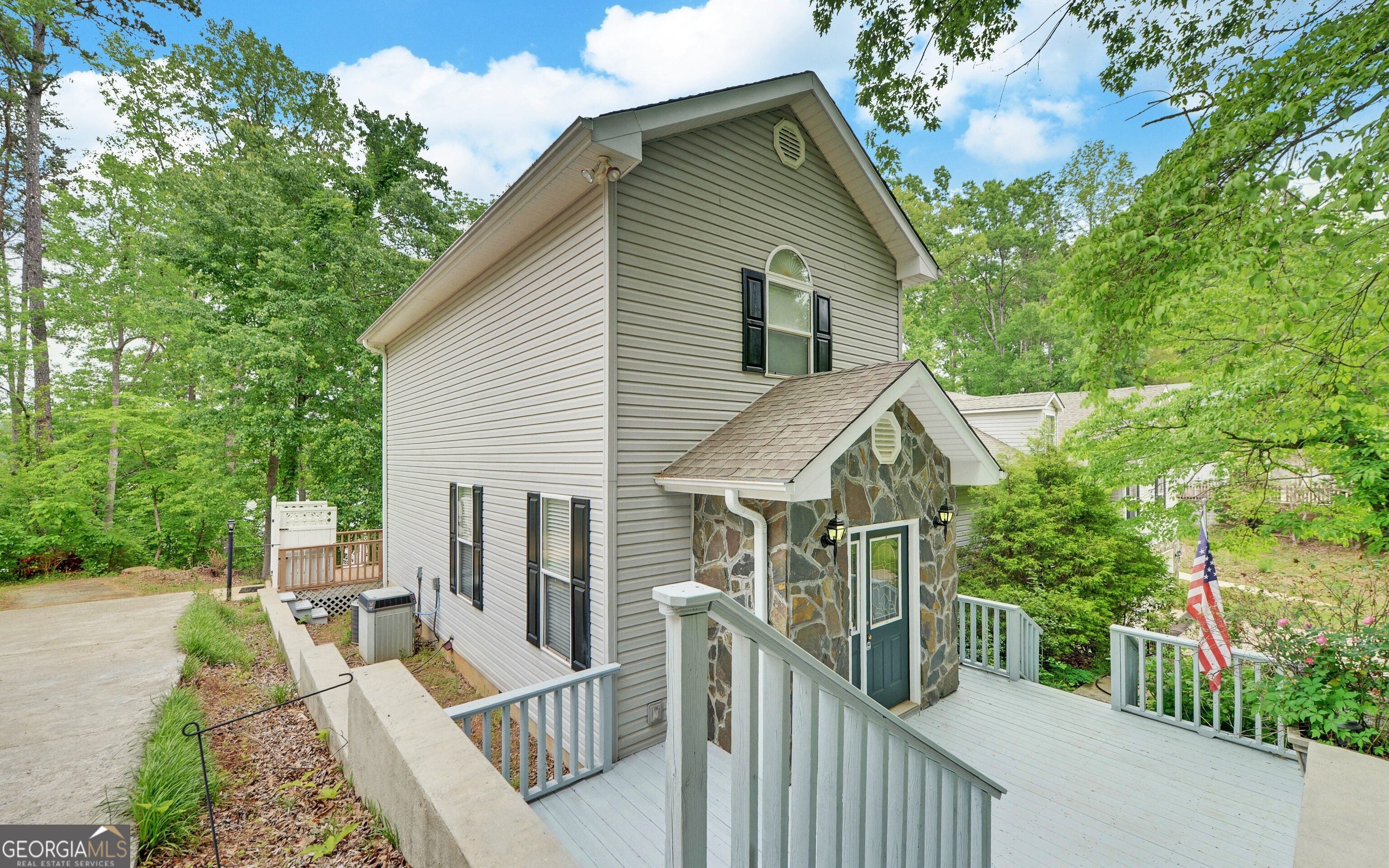 371 Shorewood CIR