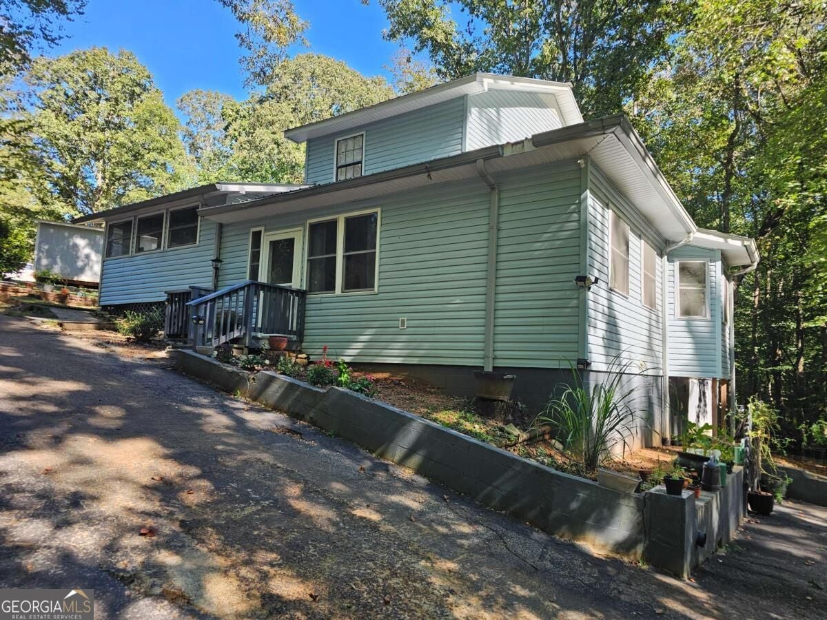 290 Emerald DR