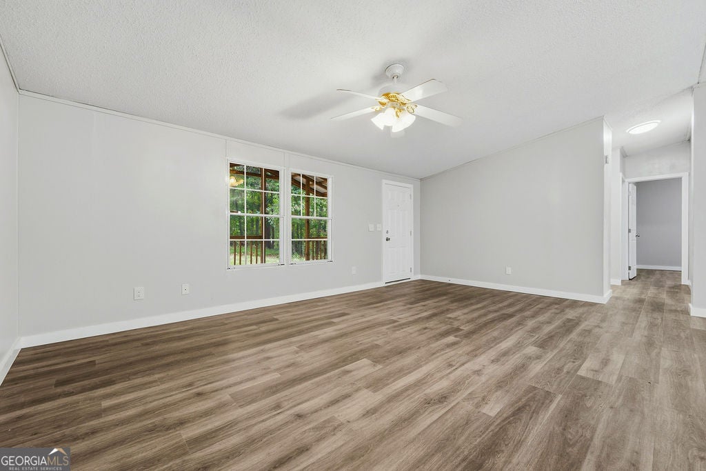 320 Old Mill LN