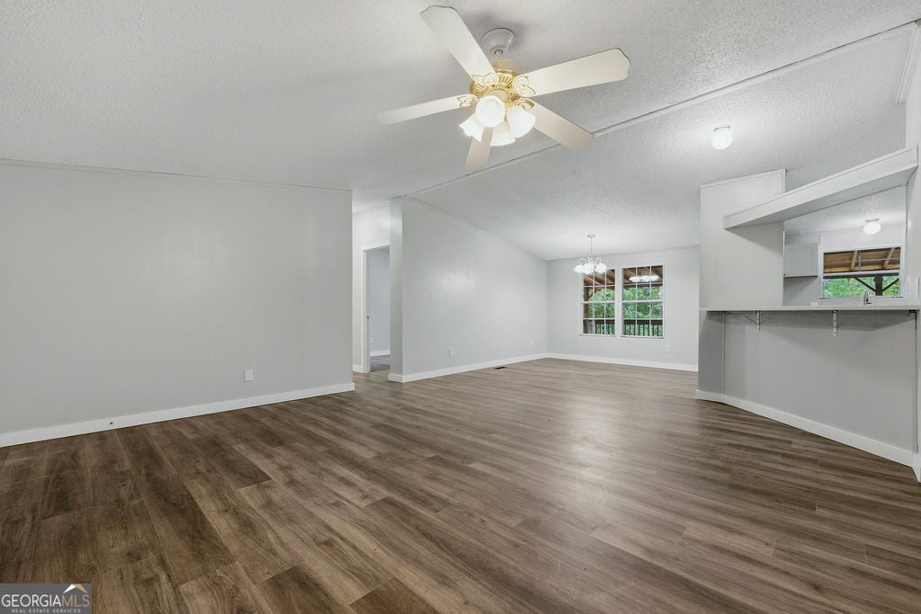 320 Old Mill LN
