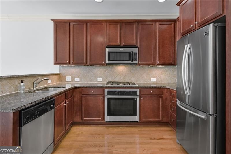 Sandy Springs, Georgia 30328, United States, 2 Bedrooms Bedrooms, ,3 BathroomsBathrooms,Residential,Active,8454