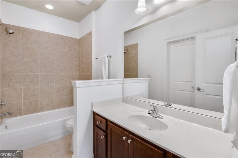 Sandy Springs, Georgia 30328, United States, 2 Bedrooms Bedrooms, ,3 BathroomsBathrooms,Residential,Active,8454