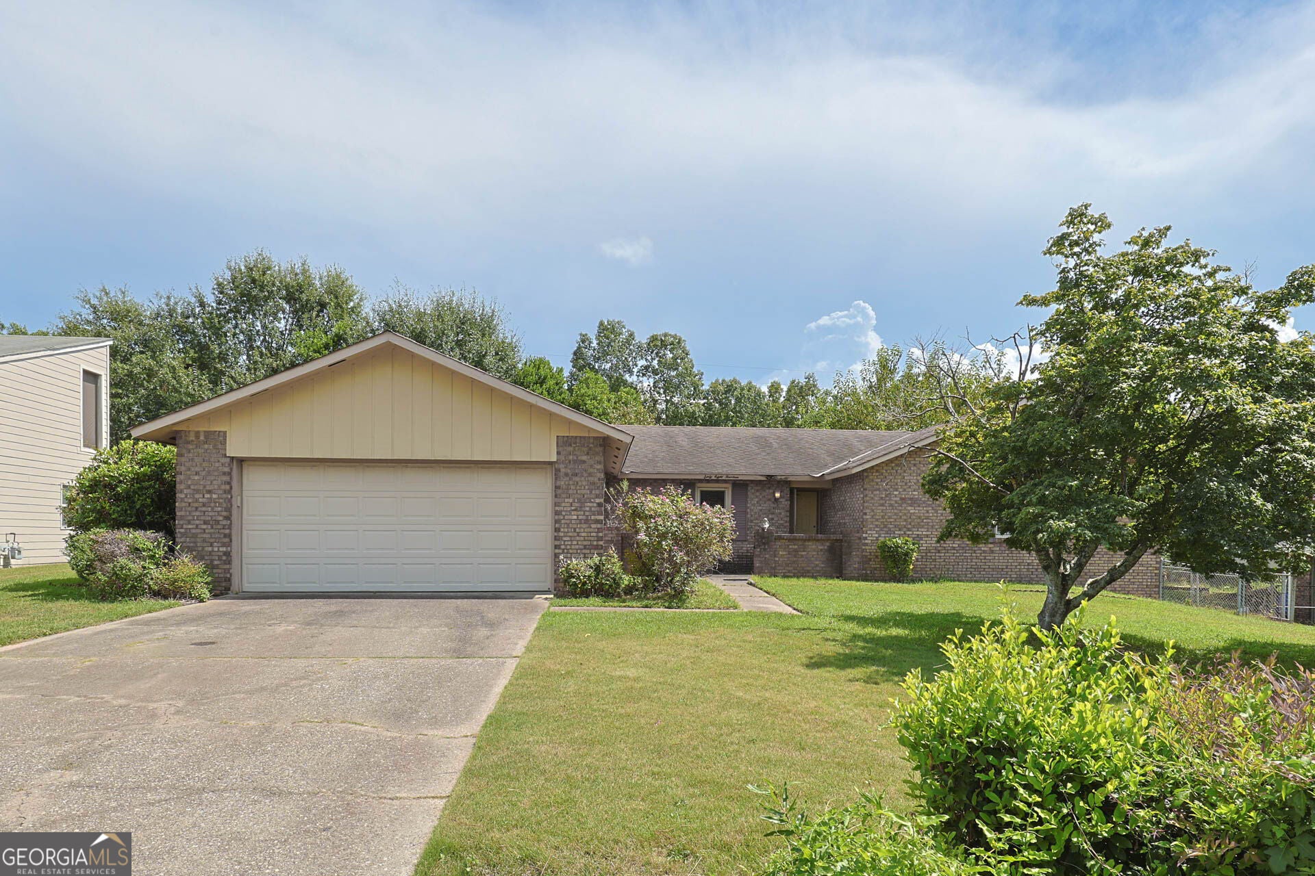 6814 Buckeye WAY