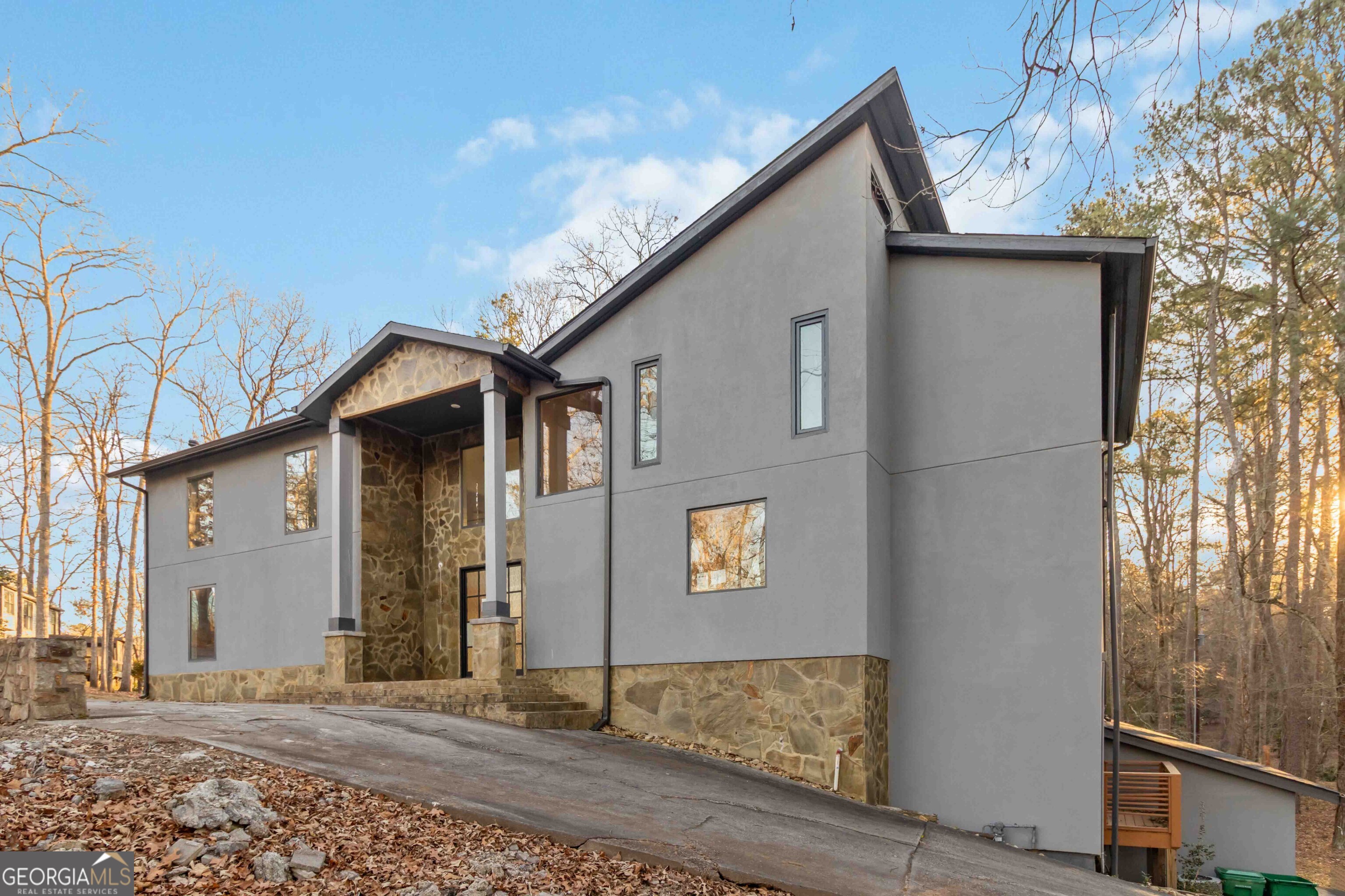 1620 Saddle Ridge WAY