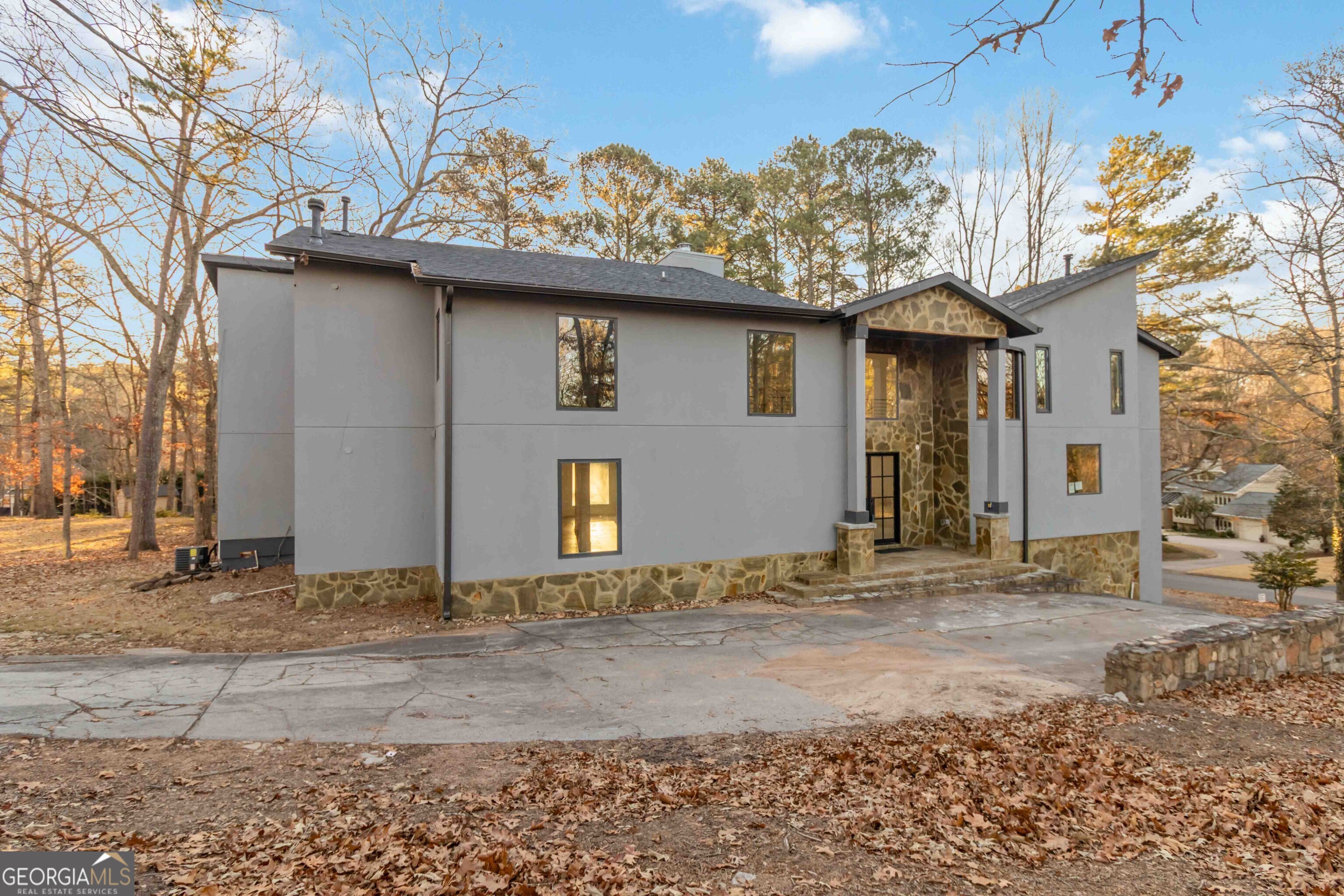 1620 Saddle Ridge WAY