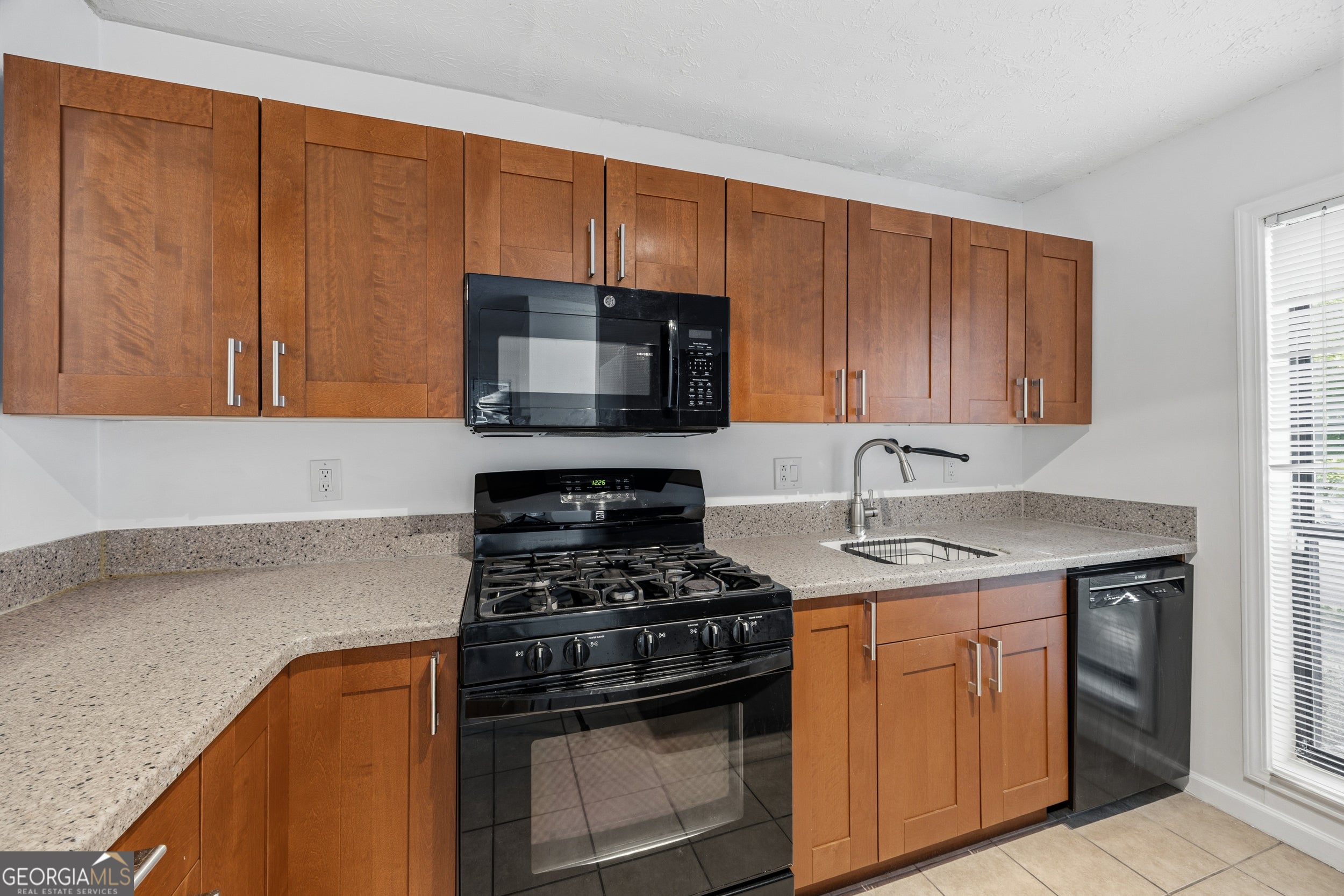2006 Cumberland CT SE