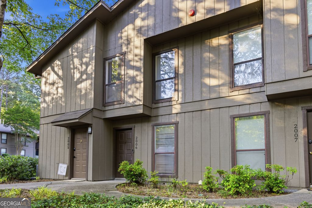 Photo of 2006 Cumberland Court SE, Smyrna, GA 30080 (MLS # 10766665)