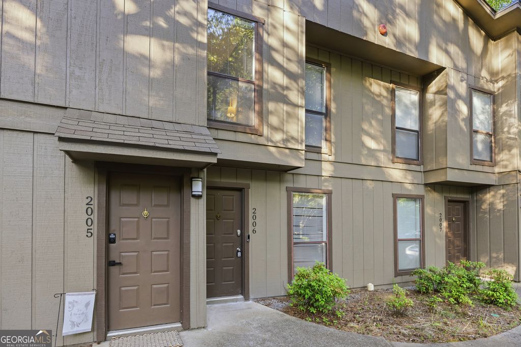 Photo of 2006 Cumberland Court SE, Smyrna, GA 30080 (MLS # 10766665)