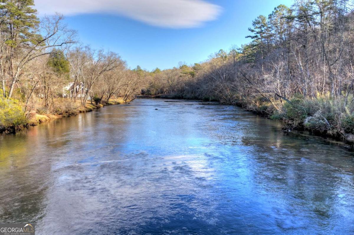 315 River Retreat RD 9