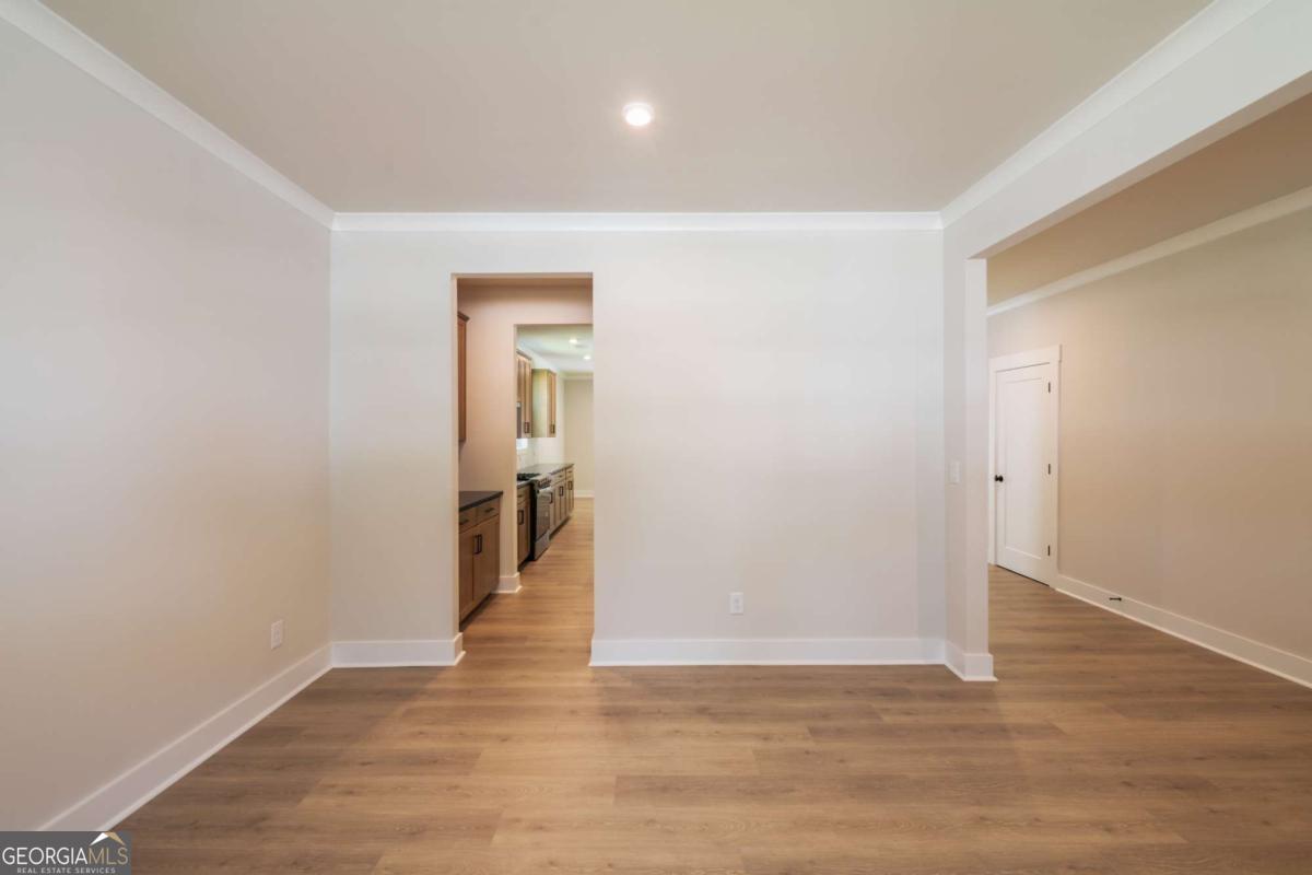 106 Henley ST