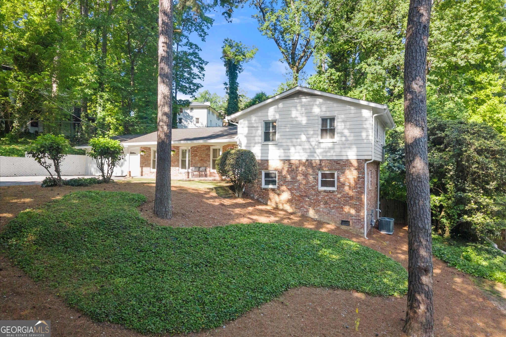 5650 Colton DR