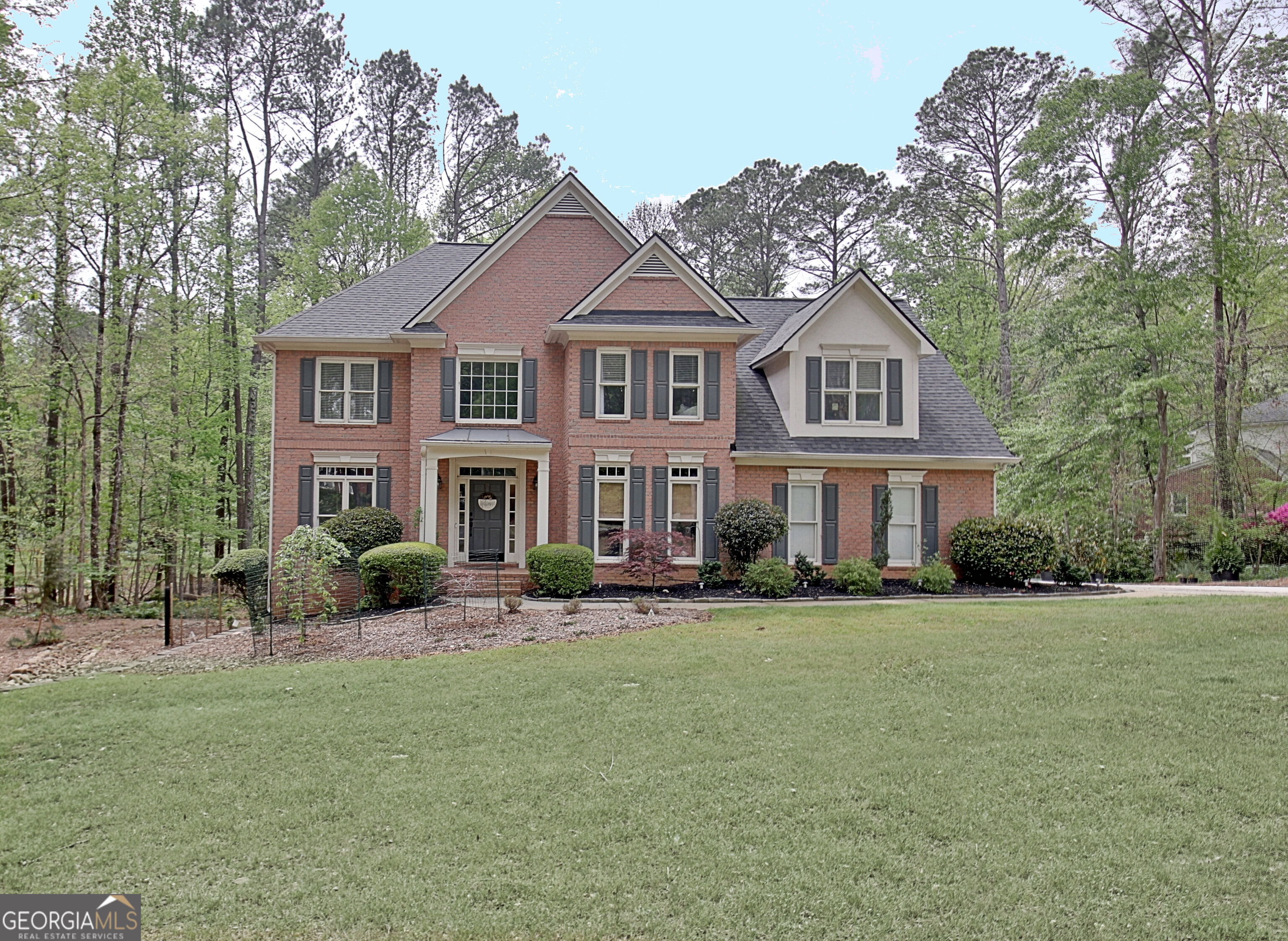 205 Woodcreek LN