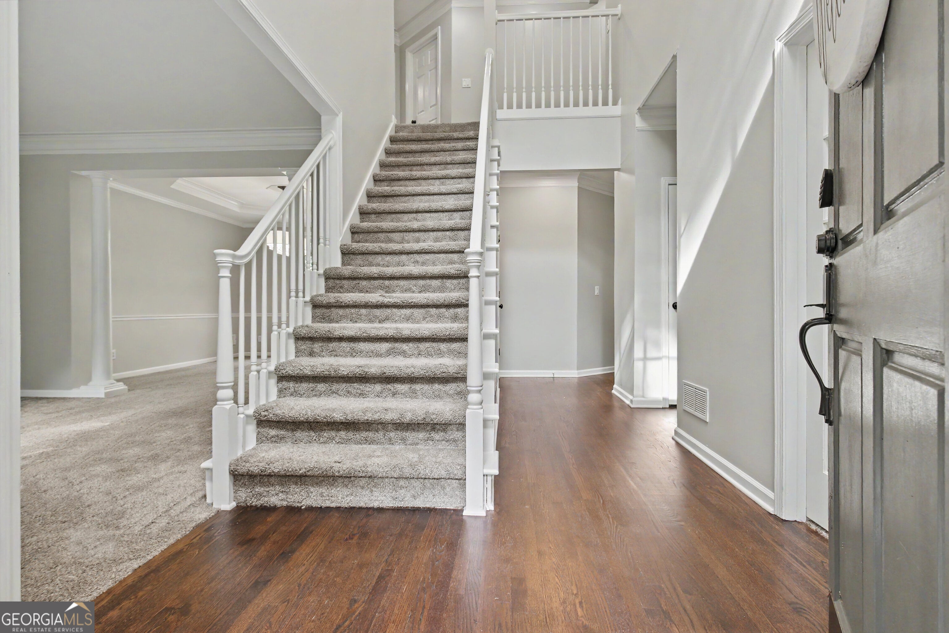 205 Woodcreek LN