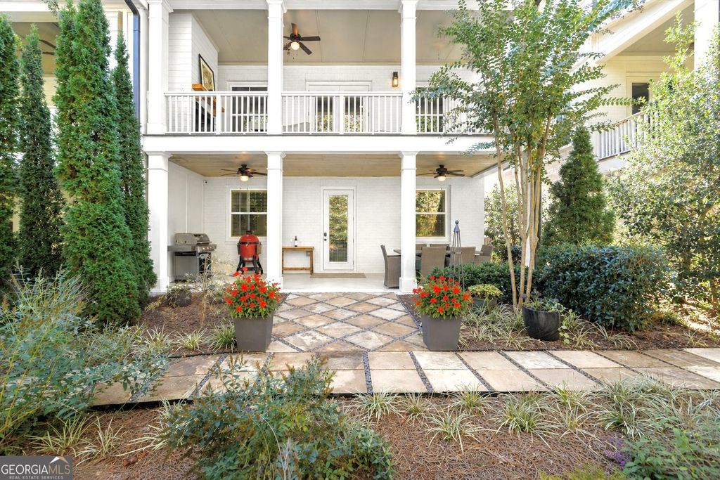 Photo of 340 Banbury Crossing, Alpharetta, GA 30009 (MLS # 10754414)