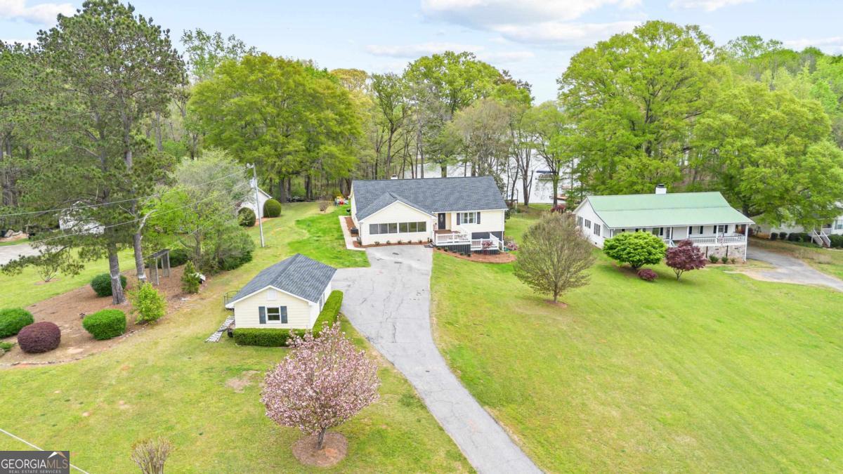 1021 Twin Rivers LN
